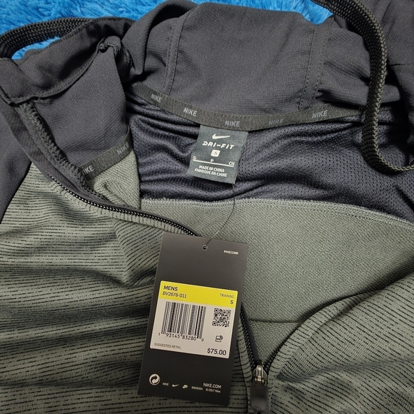 Nike Men's NWT Training Jacket Size Small - Picture 7 of 10